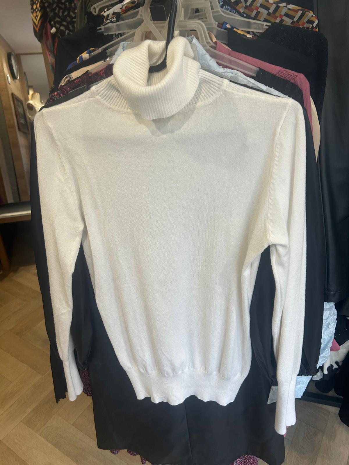Sweter biały, golf, cienki