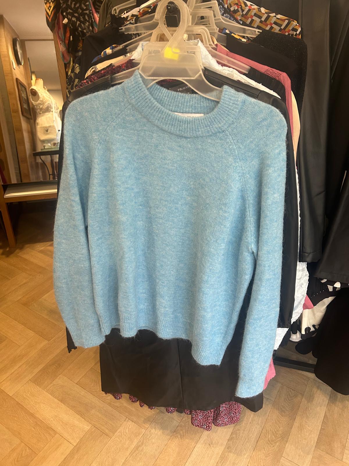 Sweter błękitny