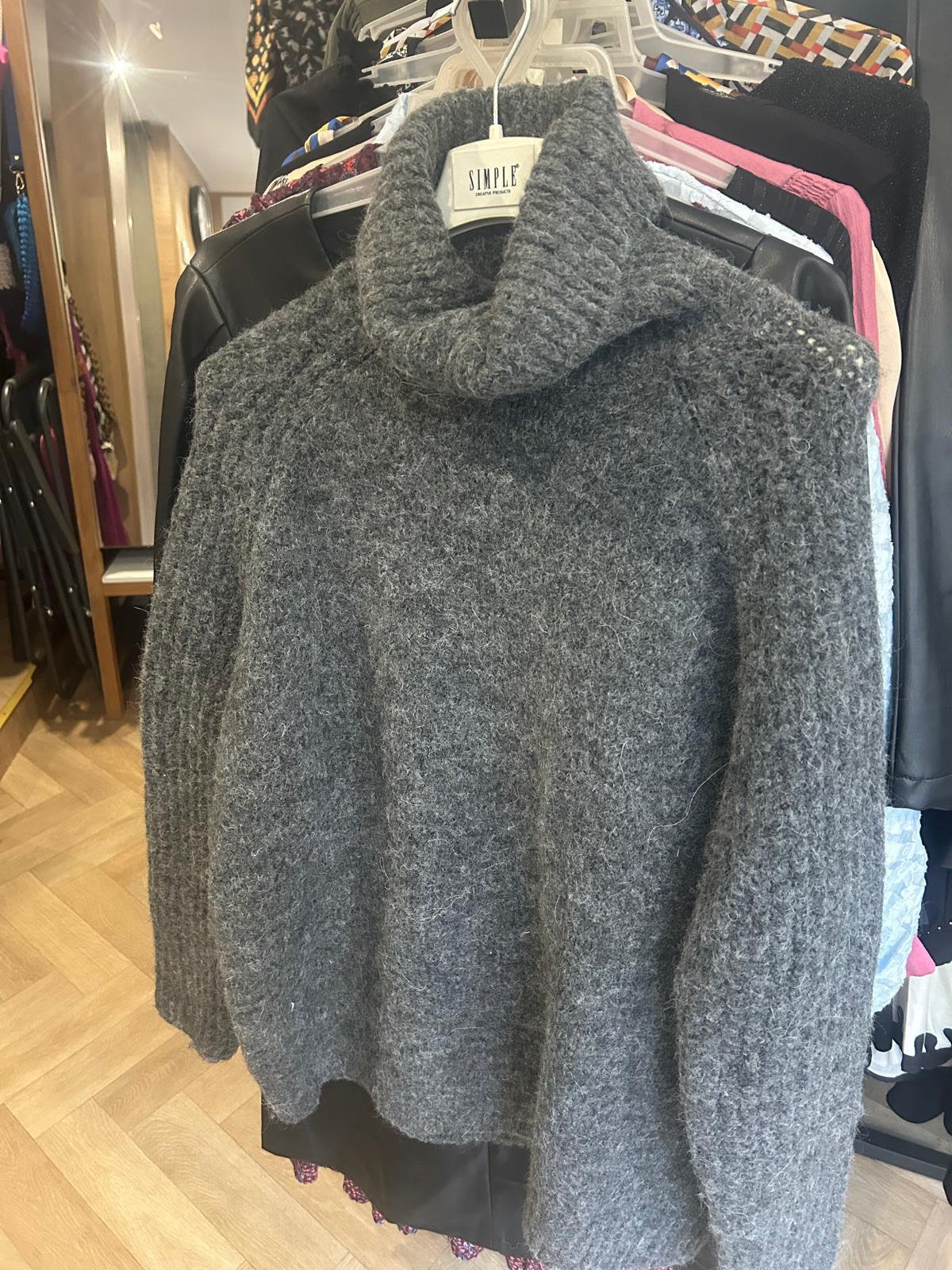 Sweter szary, golf